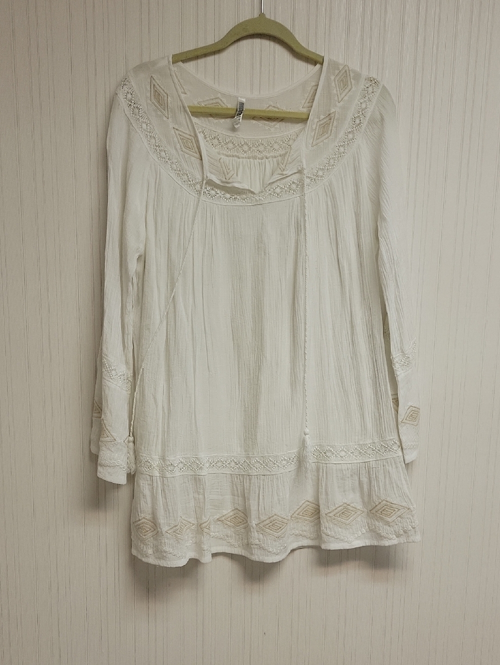 Monoreno Women's Cream Embroidered Peasant Top Large Boho Hippie Whimsigoth